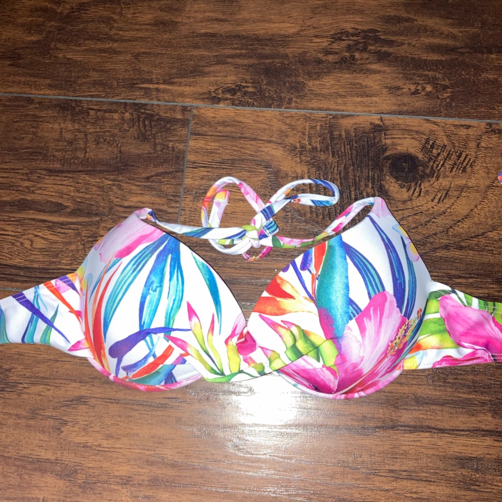 Floral bathing suit top size M